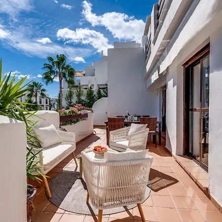 Apartman Prachtig Met Uitzicht Op Het Zwembad Estepona