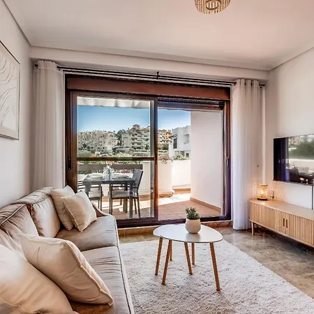 Prachtig Met Uitzicht Op Het Zwembad Apartman