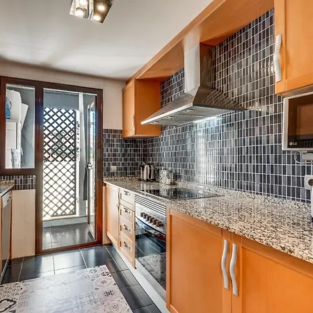 Ultimate - Met Uitzicht Op Het Zwembad Estepona